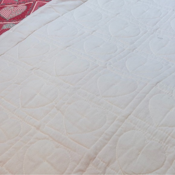 Red heart patchwork quilt - Picture 6 of 12